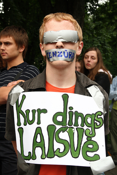 pries cenzura 5