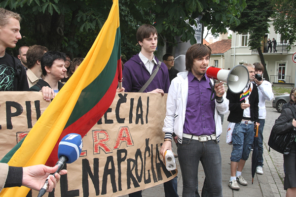 pries cenzura 8